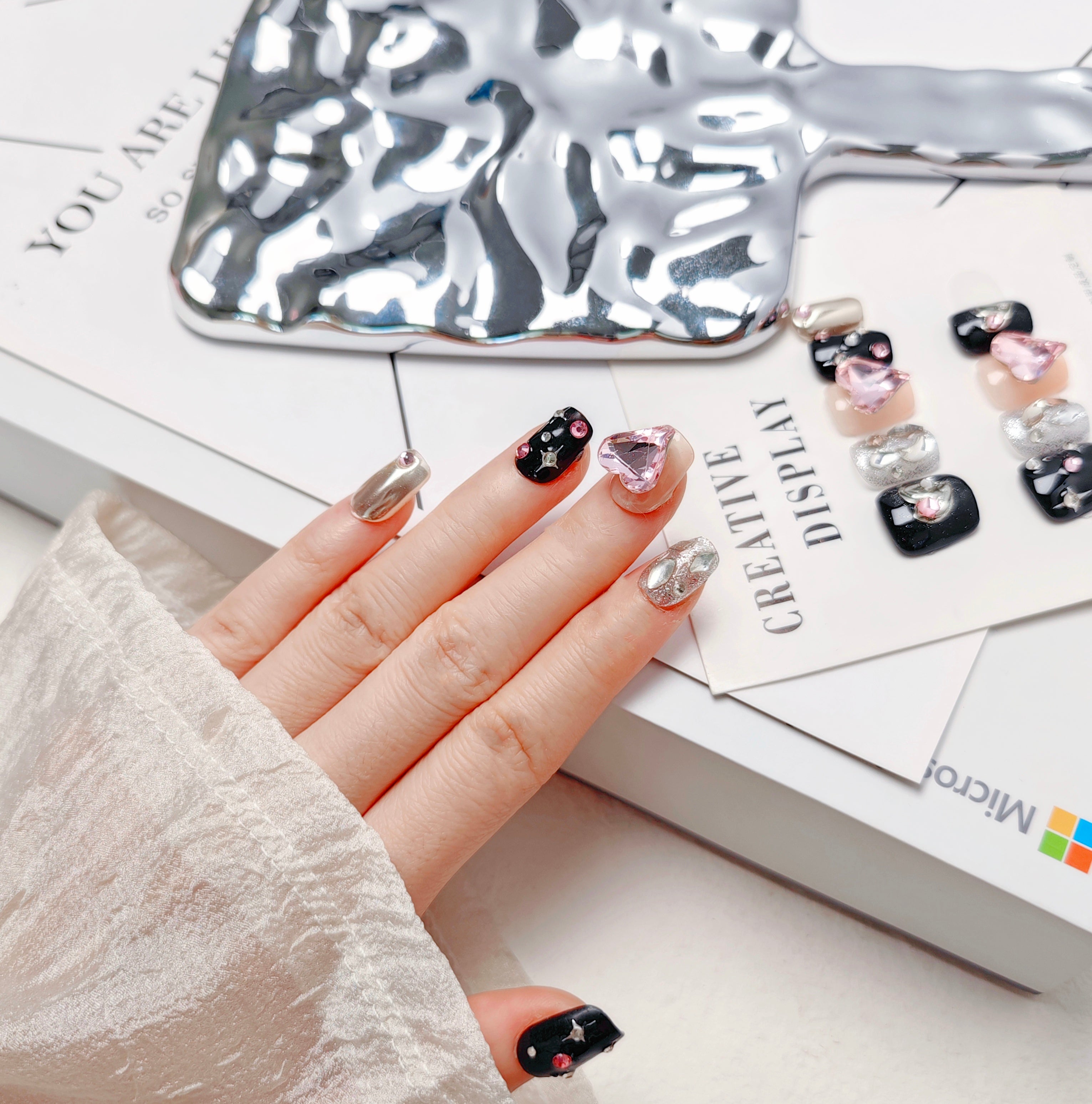 Daily Use Shorter -- Glamorous Heart Gemstone