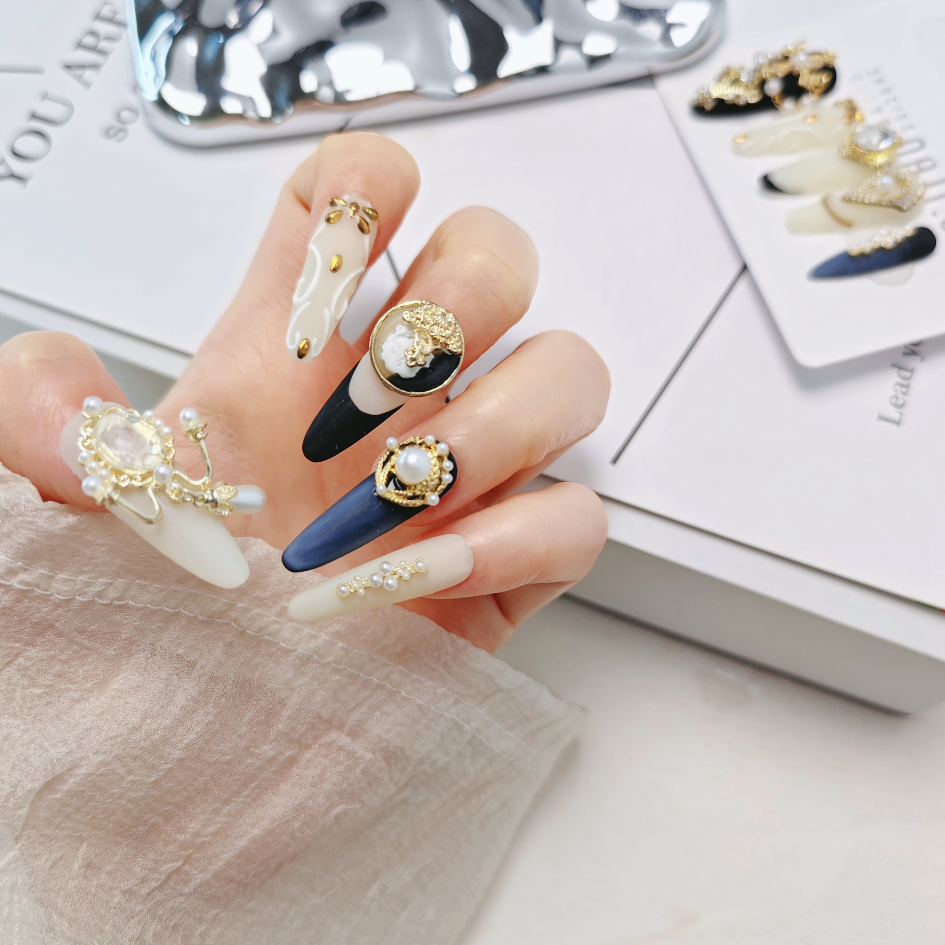 High-End Vintage Pearl Charm 3D