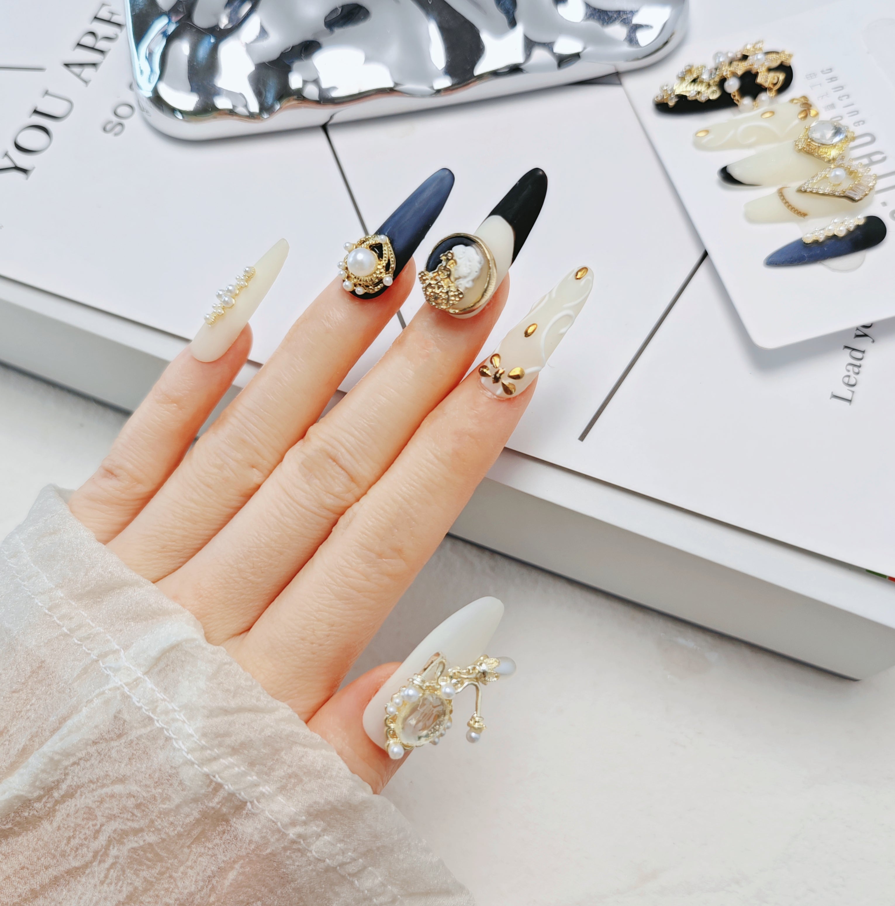 High-End Vintage Pearl Charm 3D