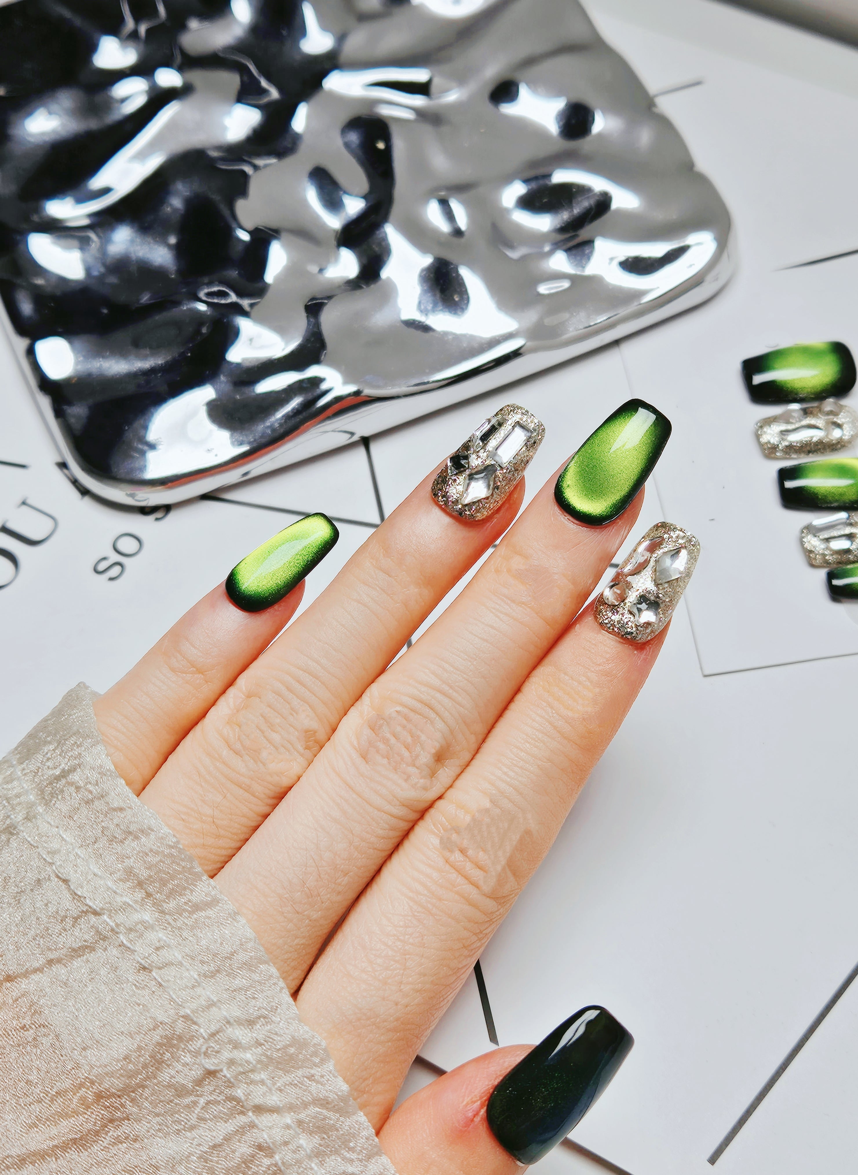 Coffin Shape 2.0CM- Cat Eye Green Luxe
